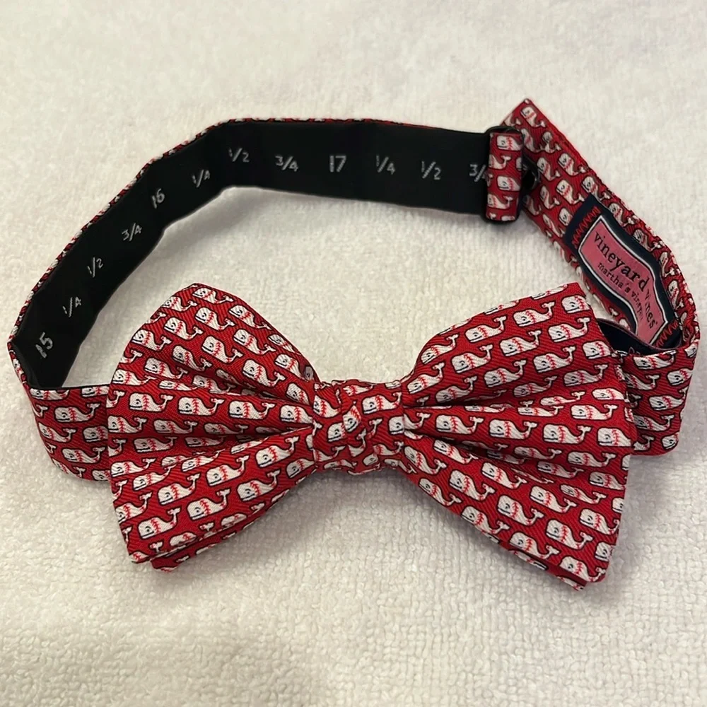 Vineyard Vines Martha’s Vineyard 100% Silk Bow Tie
